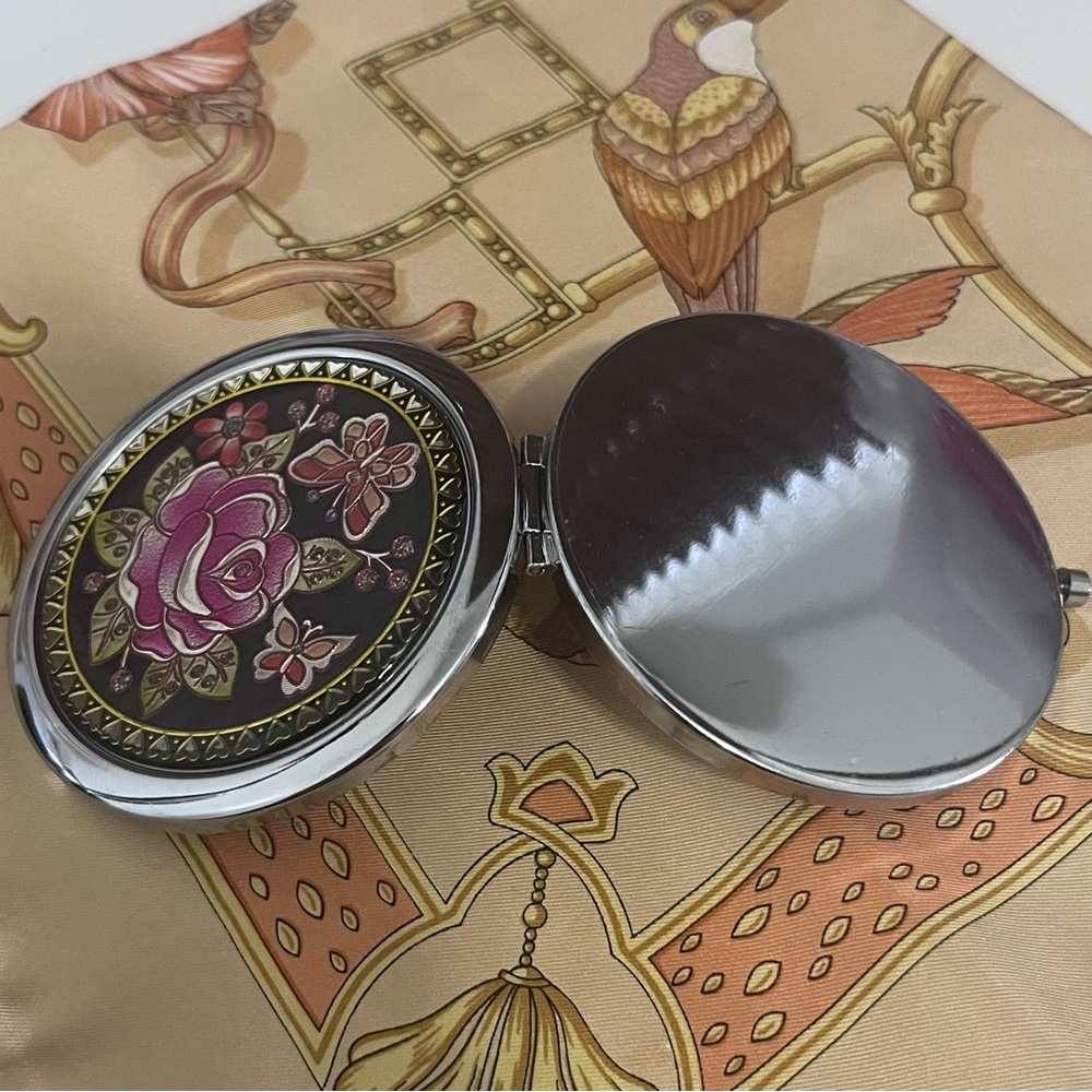 Foldable Compact Makeup Mirror NWT - image 7